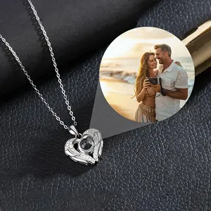 Customizable projection necklace with color pictures, elegant zirconia-decorated heart-wing pendant for Mother’s Day, romantic custom accessory, luxury gift for women