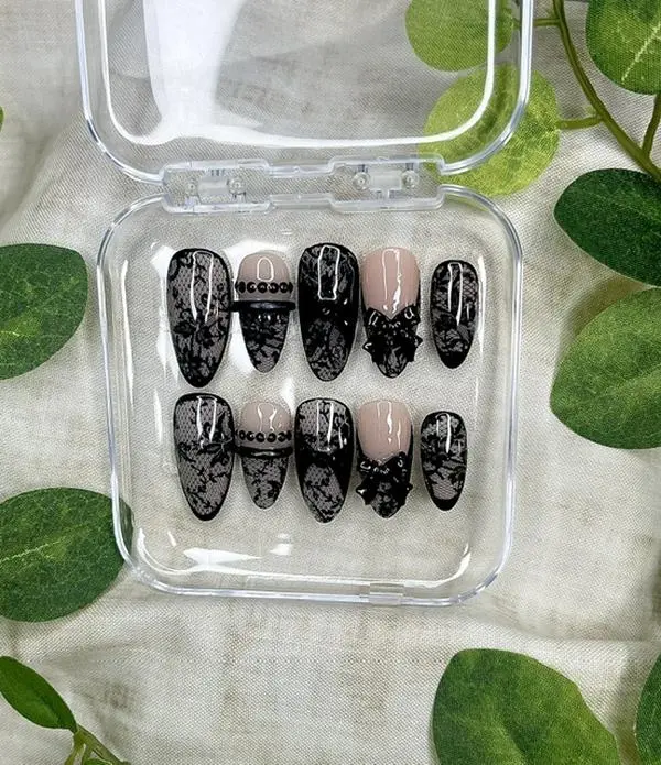 Black Lace Reusable Press-on