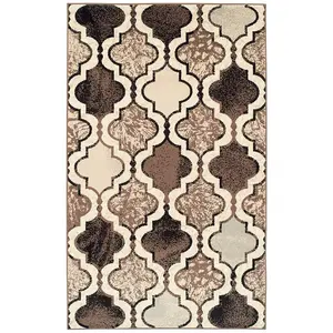 HomeRoots 487198 4x6 ft. Ivory Quatrefoil Stylized Area Rug, Power-Loomed, Distressed, Stain-Resistant Rectangle Rug, Stylized Area Rugs