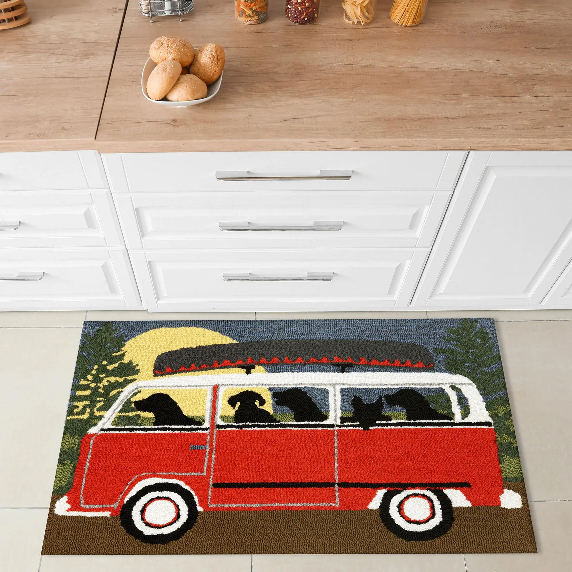 Lush Decor FRONTPORCH Indoor/Outdoor Hand Tufted Durable Area Rug - Transitional Lodge Animal Camping  (Camping Trip)