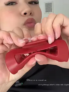 Soft Silicone Hair Claw Clip for Women – Cute & Protective Shark Clip with Cushioned Design, Gentle on Hair & Scalp, Non-Slip Hold for Thick/Long Hair, Super Cute Clips