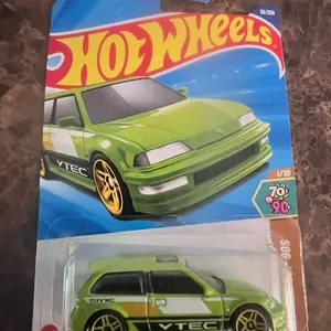 Hot Wheels 2023 Civic VTEC Green Car 1/64 Scale