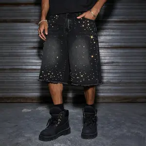 Men’s European/American high cotton casual fashion jeans; shorts with rhinestone embellishments; men’s retro street style; classic loose-fit jeans; loose denim shorts with distressed hem.