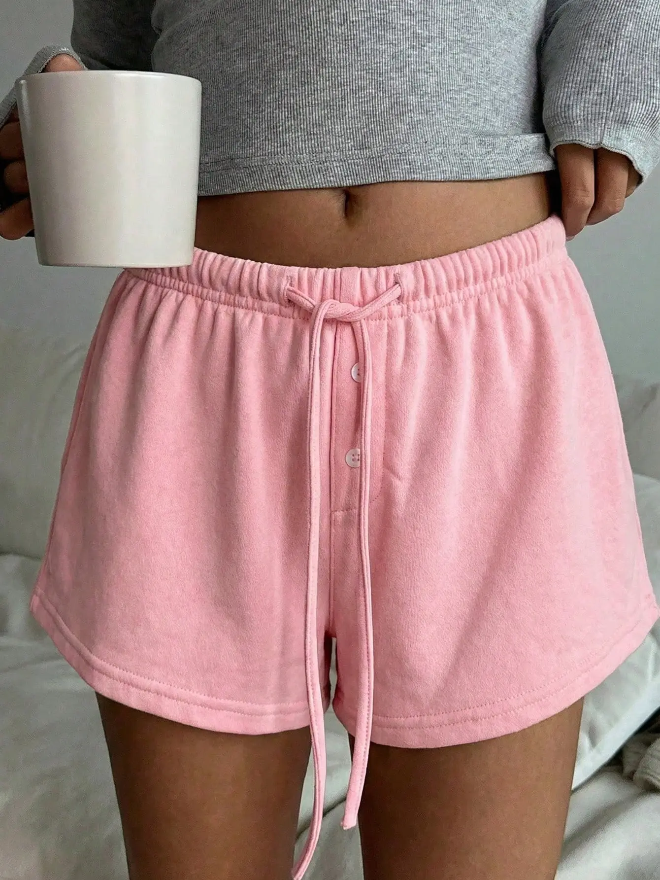 Women’s summer short shorts made of breathable terry fabric, skin-friendly, pink elastic waistband, suitable for home wear, sleepwear, yoga, and casual wear, three-inch inseam.