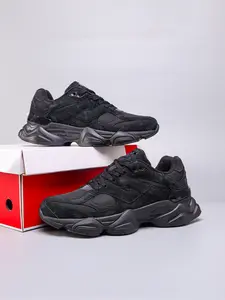 Retro casual unisex shoes Sneaker return to the public trendy vision, grand sleek shape is not limited by dressing style, covers daily dressing choices for all age groups and accumulates fashion aesthetic that can stand the test of time.