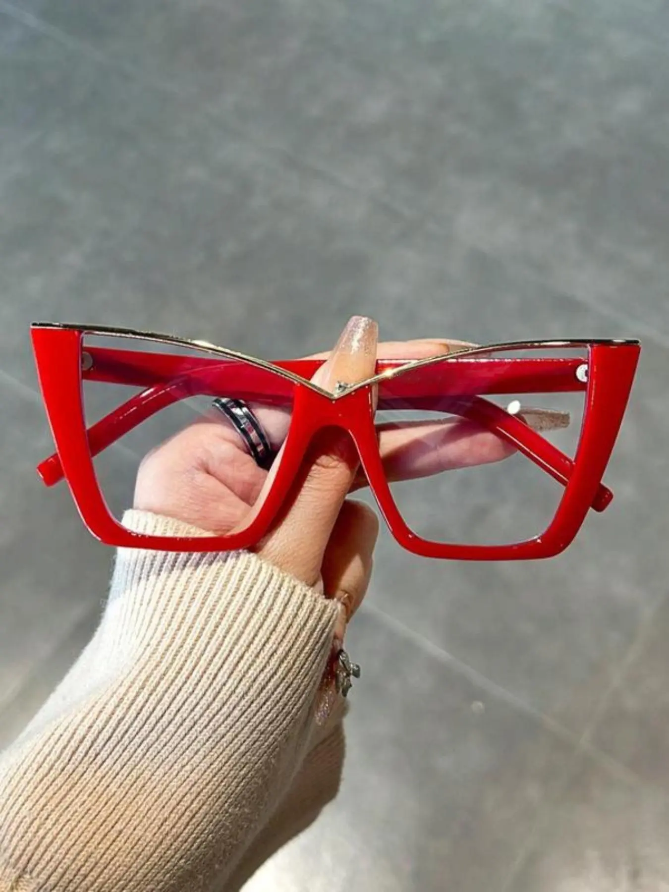 Cute Bat-Inspired Cat Eye Glasses, Clear Lens Metal Frame, Perfect for Halloween, Cosplay, Street Photography, Unisex Fashion Accessory