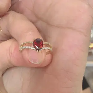 [Quick sale] Non-natural Crystal Rings Sz8