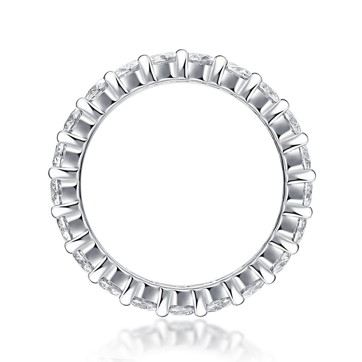 Exquisitely set with round moissanite diamonds, 925 sterling silver plated with gold, resistant to fading and hypoallergenic, suitable for everyday wear, layering, engagements, and dates. rings