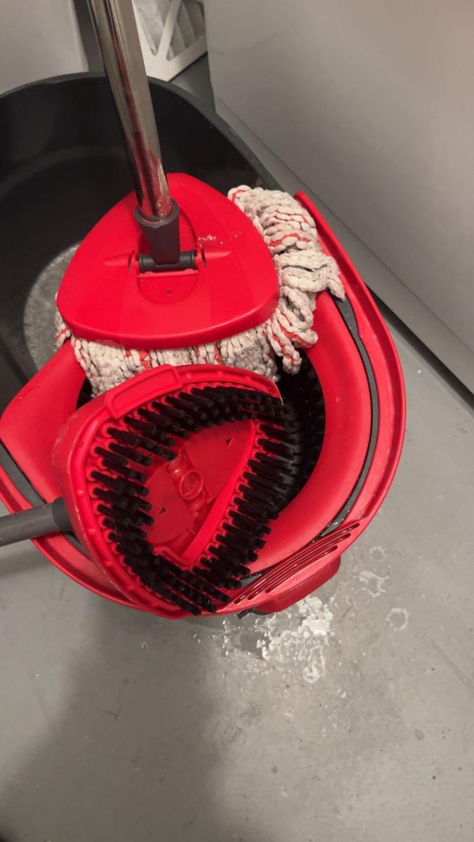 Item: Spin Mop Replacement Kit with 5pcs pads