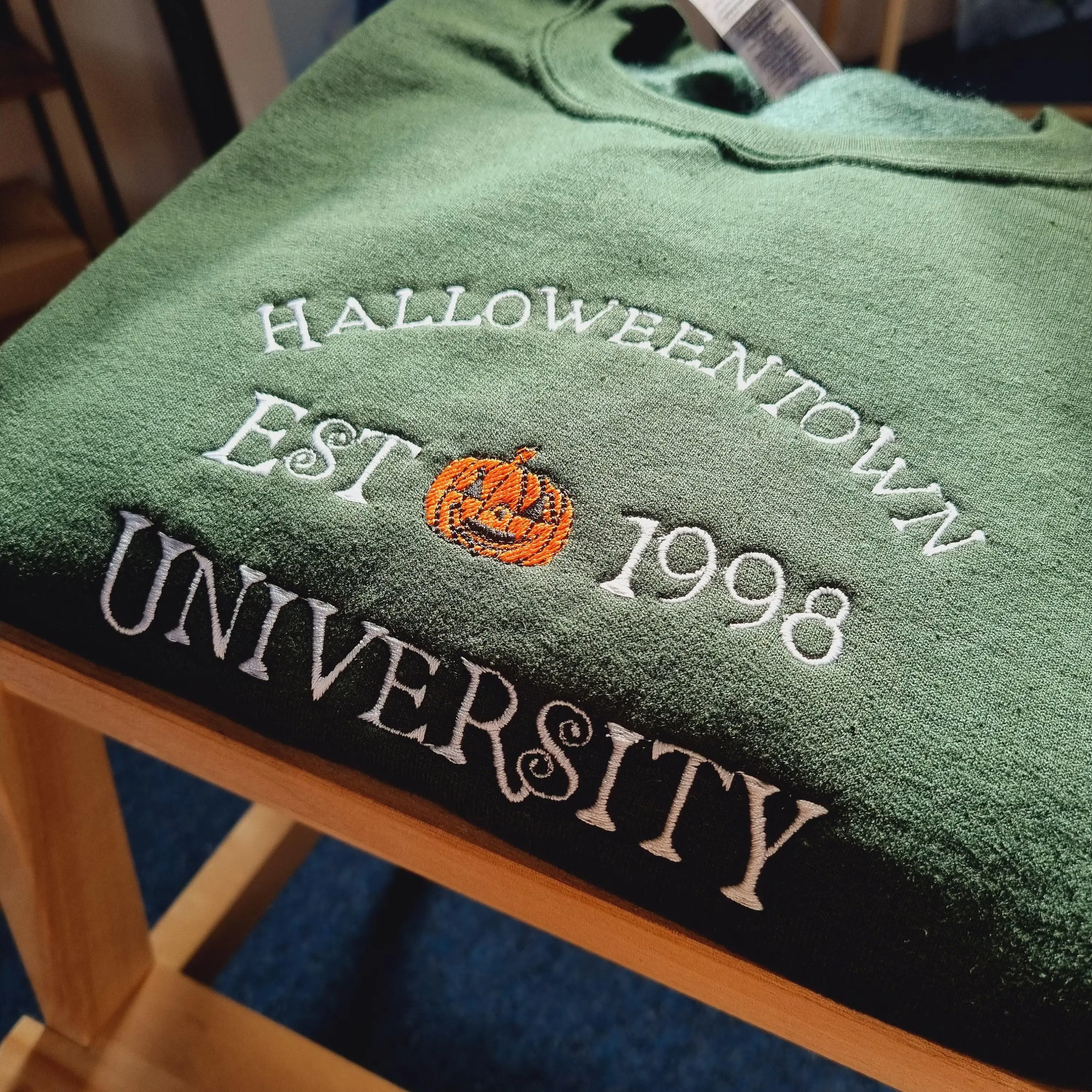 [MADE IN US] Embroidered Sweatshirt, Vintage Halloween Jumper, Embroidered Halloween Sweatshirt, Vintage Fall Sweatshirt, Pumpkin Season Jumper