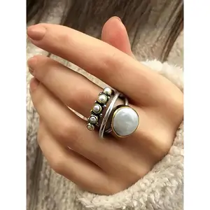 Women's Vintage-Inspired Ring with Faux Pearl, Elegant Copper Wide Band Artificial Gemstone Costume Jewelry for Party & Wedding, Artificial Gemstone Ring