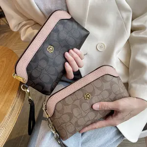 New Light Luxury Women's Clutch - A Stylish Shoulder, Crossbody, and Wallet Bag.Compact in design and easy to carry, making it the perfect gift for a friend.