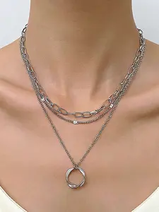 A Three-layer Fashion Round Pendant Multi-layer, Stylish Adjustable Alloy Clavicle Necklace, Women's Necklace Set Chain Simple And Versatile Multi-layer Clavicle Chain Necklace, Adjustable Choker