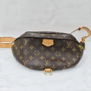 Pre-owned Louis Vuitton Bumbag Monogram Canvas Gold X284 26.05.06