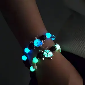 1 piece of ocean-themed luminous sea turtle bracelet for women and men, handmade with sea stars, to highlight your unique charm