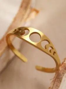 18K Gold-Plated Openwork Sun and Moon Design Adjustable Ring — Unisex Couple's Ring - Versatile Everyday Accessory | Perfect for Parties and Gatherings - Ideal Gift for Birthdays, Anniversaries, and Holidays
