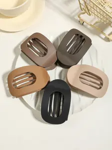 A collection of 5 pieces of oval claw clips that exude charm, featuring macarons and earth tones, matte texture is high-end and timeless, hollowed-out design is light and won't collapse, perfect for commuting and dates, Styling