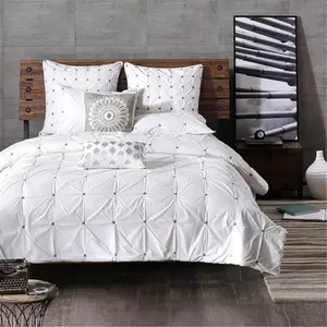 212 MAIN Reptile & Amphibian Casual Decoration 3-Piece Masie Comforter Mini Set - Duvet-Like Cotton Fiber, Elastic Embroidery, Tufted Look, Clean Finish, King Size Bed, Cal King, White, Three-Piece