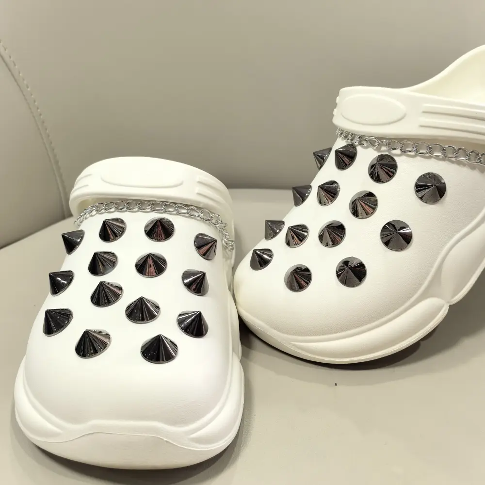 30pcs Shoe Charm Set Black Rivet Shoe Exaggerated Theme DIY Shoe Accessories For Birthday Party Fashionable Shoes Charm,