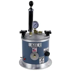 1 1/3 QT Mini Wax Injector - Hand Pump