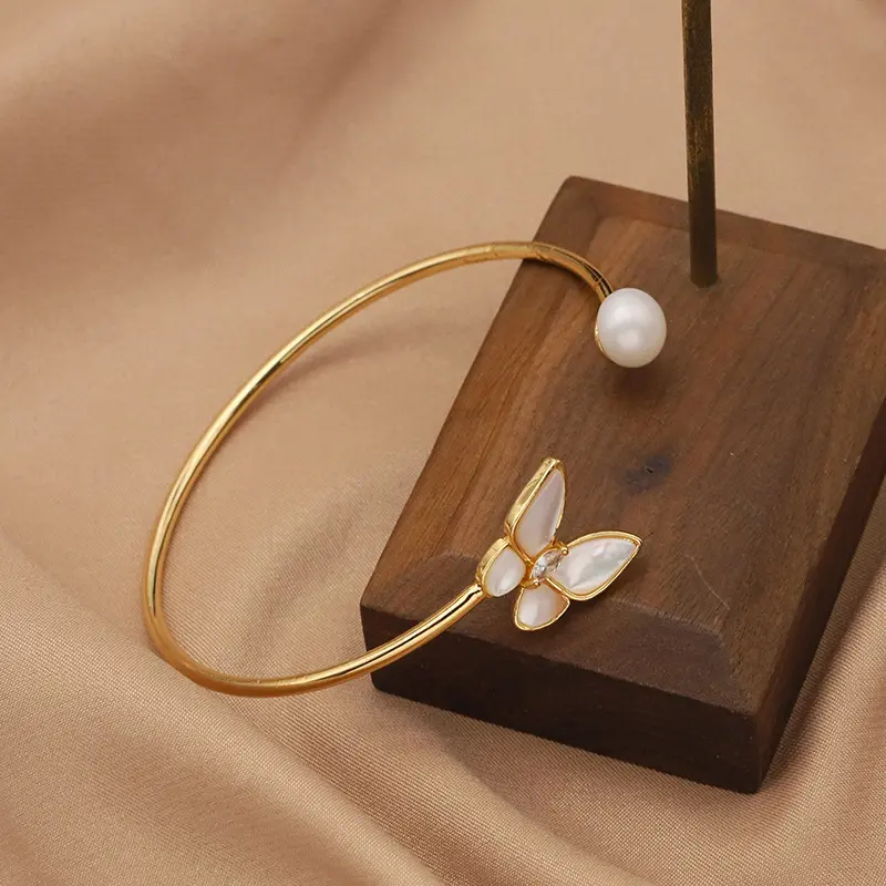 Butterfly white bracelet