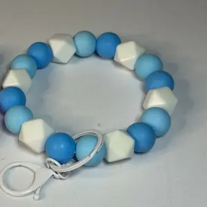 Wristlet keychain with silicone beads