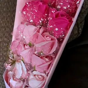 Ramo d rosas para el dia d las madres,cumpleaños, aniversario,rosas echas amano con delicadesa en sus petalos