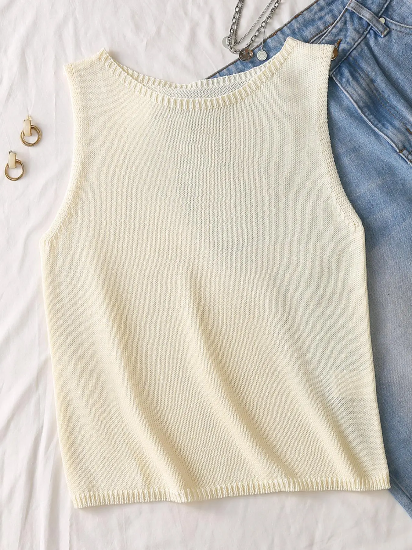 Women's Solid Knit Sweater Vest, Casual Sleeveless Round Neck Knitwear for Daily Wear, Ladies Clothes for All Seasons