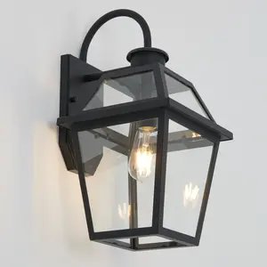 Colonial outdoor lantern wall light