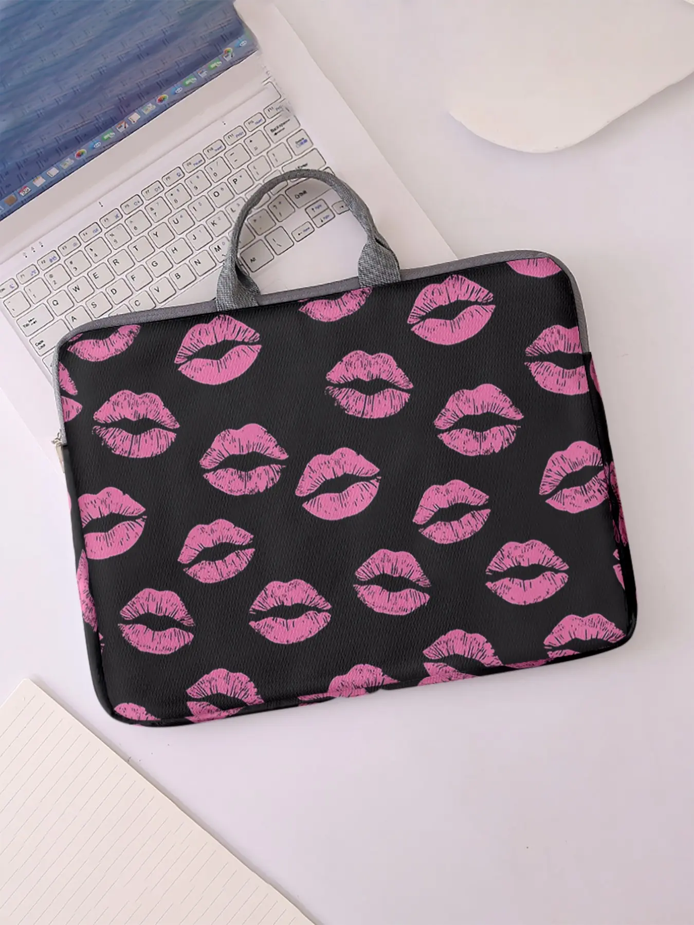 Lips Pattern Notebook Bag, Soft Laptop Sleeve, Tablet Case, Zipper Storage Pouch, Casual Style, All Seasons, Valentine's Day Gift, Laptop Bags
