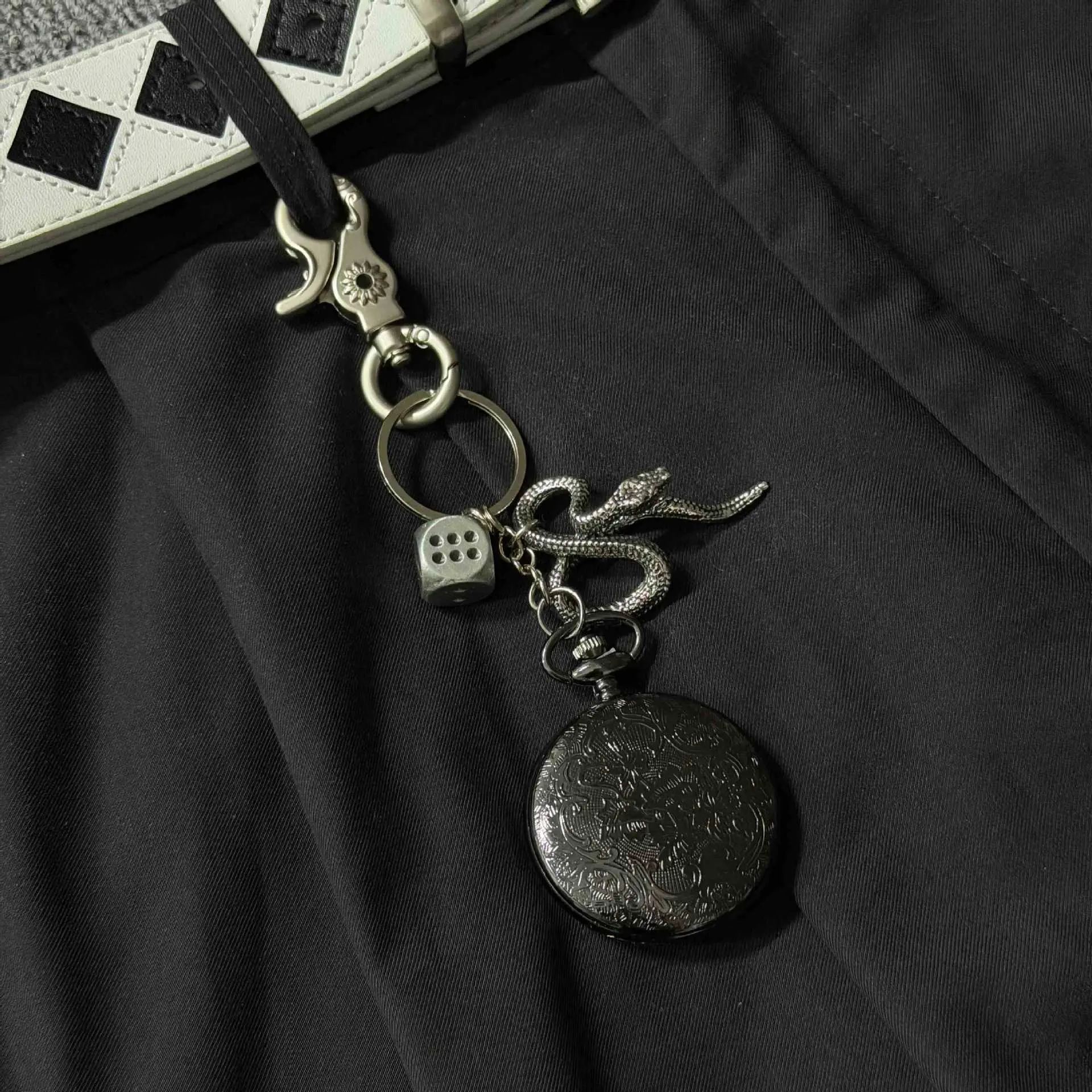 Antique Round Clock Keyring - Viper Snake Motif Vintage Metal Charm, High-End Unisex Fashion Accessory for Pants/Bags, Unisex Wear, Casual Use, Everyday, Daily, Mini, Pants/Bag Keychain