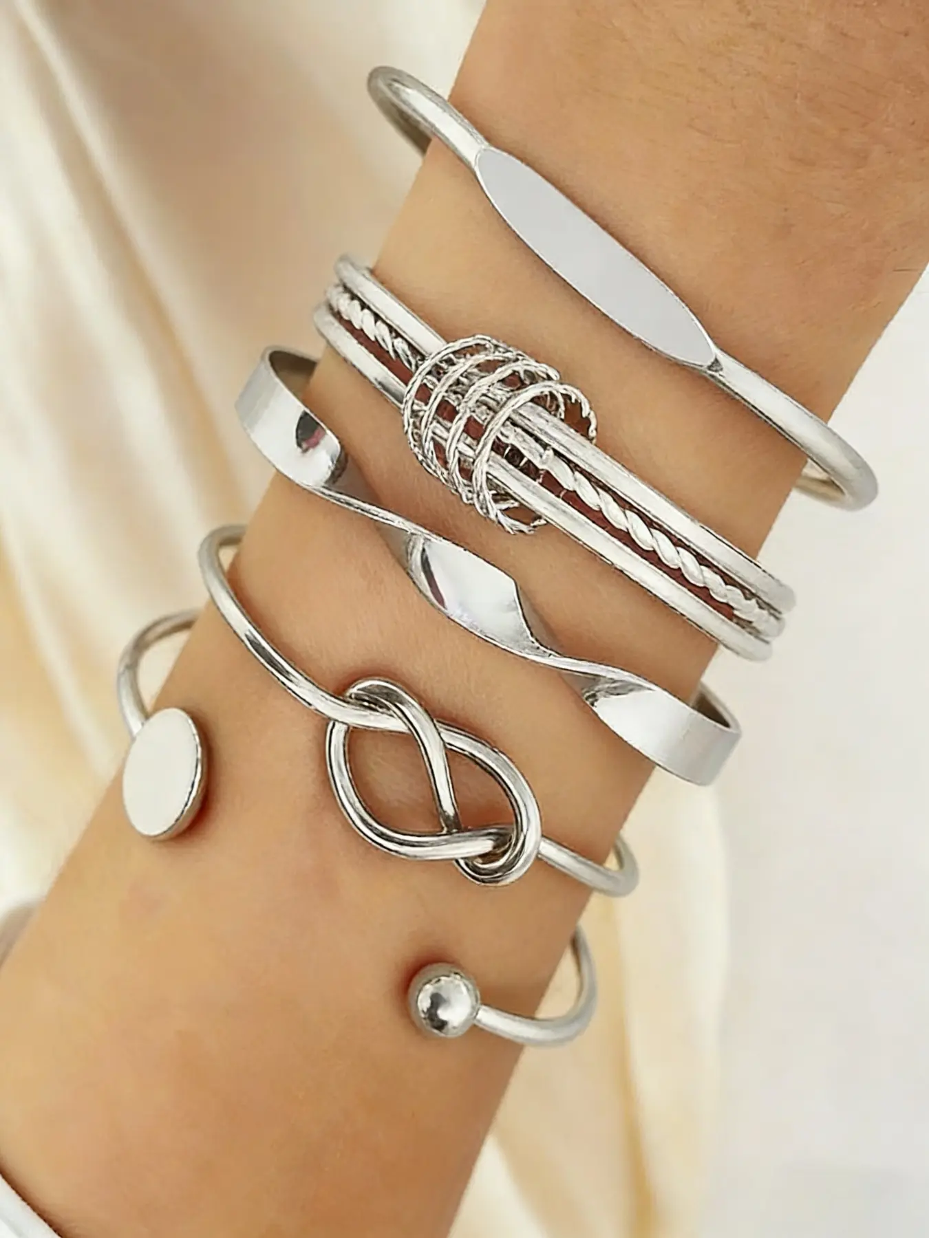 5pcs Exquisite Knotted Round Disc Creative Silvery Trendy Stack Bangle Fashion Open Adjustable Bracelets Bangle Set