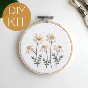 Daisies beginner embroidery kit embroiderykit floral pattern stitch embroidery kit needlepoint kit needlework craft embroidered flowers embroidery hoop