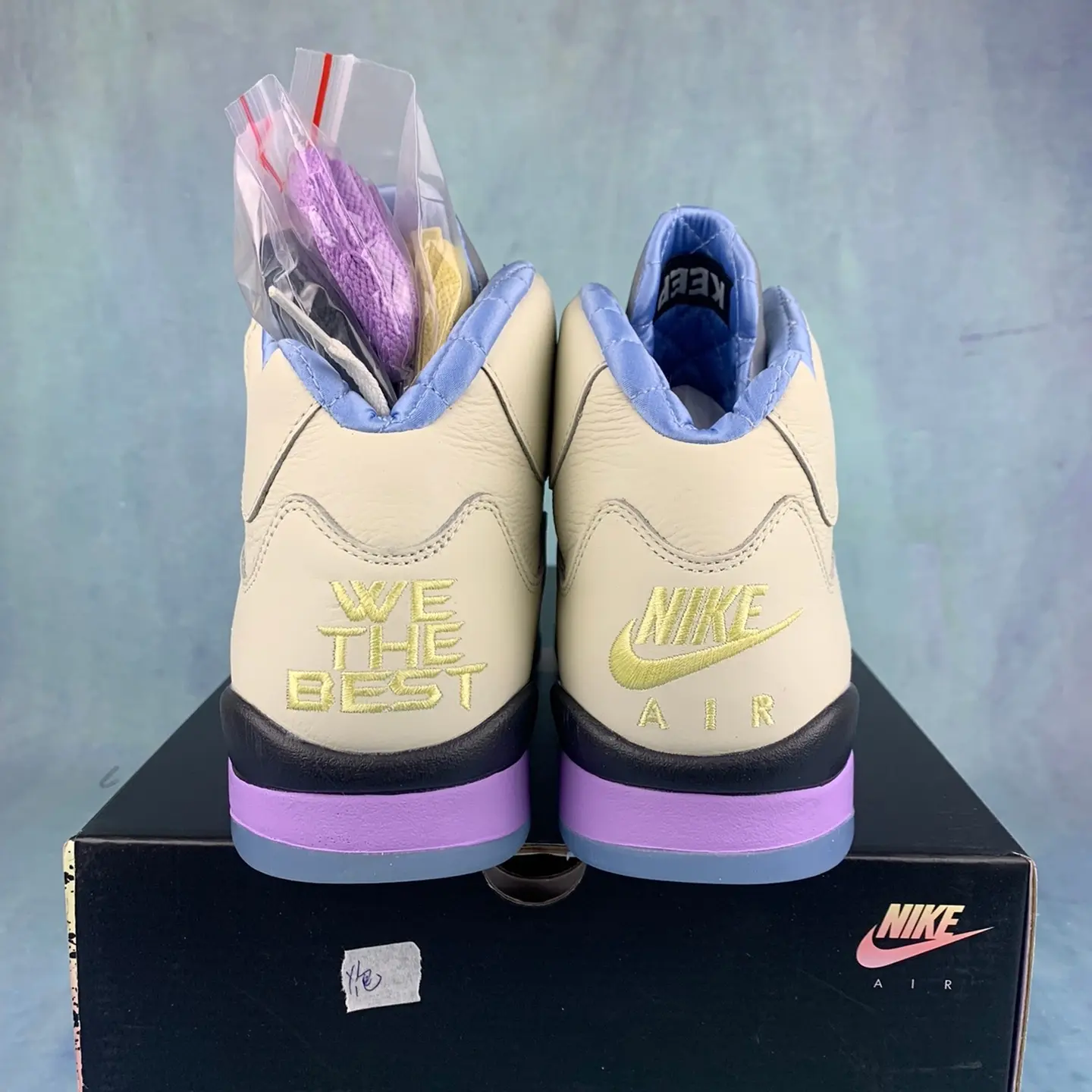 Brand New Sealed Unisex Cream Beige Purple Pebbled Cow Leather High Top Retro Basketball Sneakers, Gold Embossed Heel Logo White Flat Laces Gradient Purple Rubber Outsole Breathable Mesh Side Panel Casual Street Sports Shoes With Original Shoe Box, Street