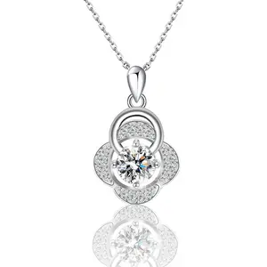 S925 Sterling Silver Four-Leaf Clover Necklace European And American D Color One-Carat Moissanite Lucky Clover Pendant Collarbone Necklace