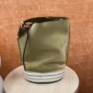Pre-owned Loewe leather Tote Bags Gate Bucket Bag (lb031926y2)
