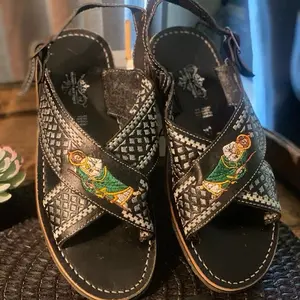 SAN JUDAS TADEO / MEN’S CRUZADO HUARACHES