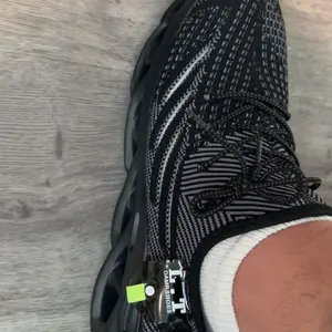 Product Review of Mens Shoes, Ultra-light Textured Design Lace-up Trainers for Treadmill Wear As Gift, Workout Sneakers, Casual Twist Sole Design Sports Running Shoes for Summer 2025 from G**7