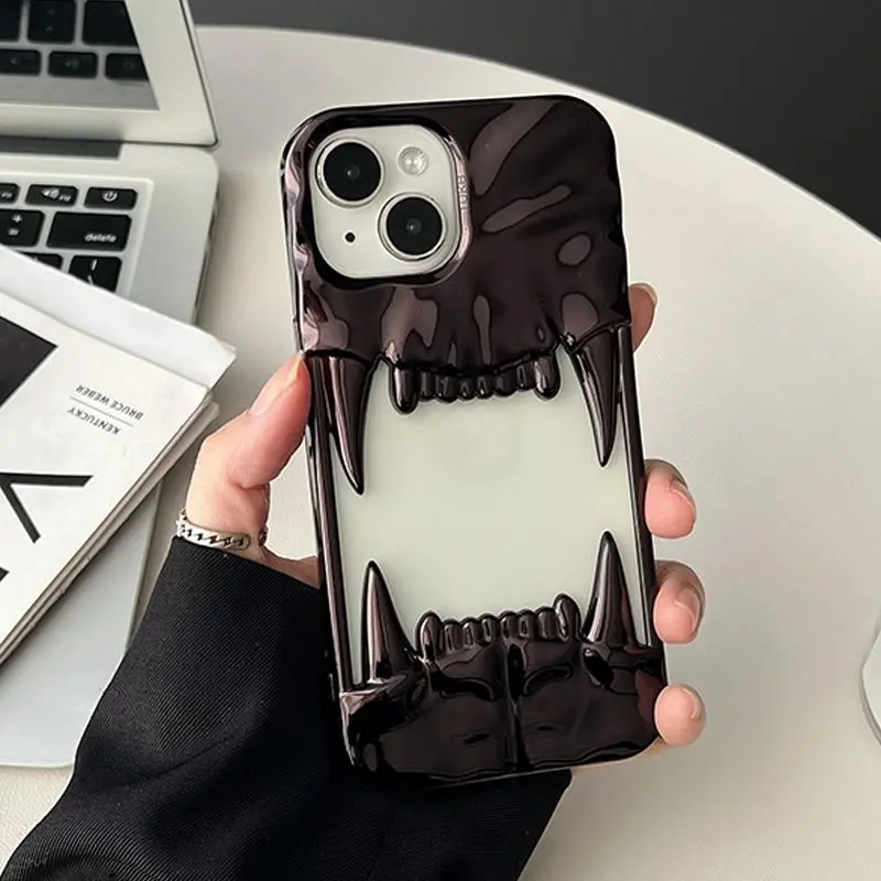 The Grinning Tooth Phone Case, Casing, compatible with iPhone 17,14,13,12,11 Pro models, made from TPU material, offers shockproof protection. Perfect for Halloween and other horror-themed occasions, it also serves as an ex