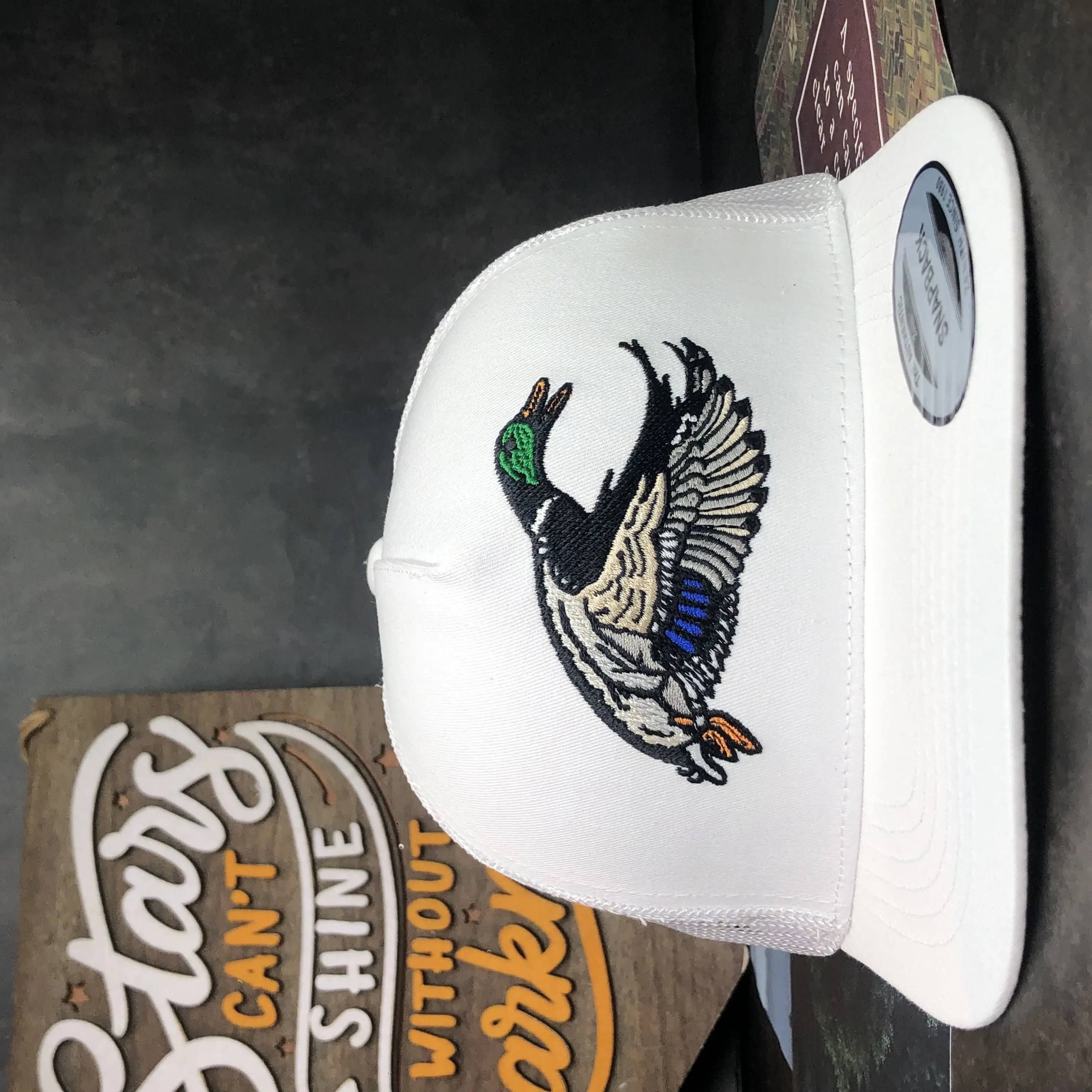 Classic Outdoor Baseball Hat – Embroidered Front Detail, Adjustable Sizing, Durable Daily We
