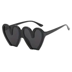 BLACK Love Frame Fashion Glasses Pc Frame For Women Men Anti Glare Sun Shades Glasses For Driving Beach Travel