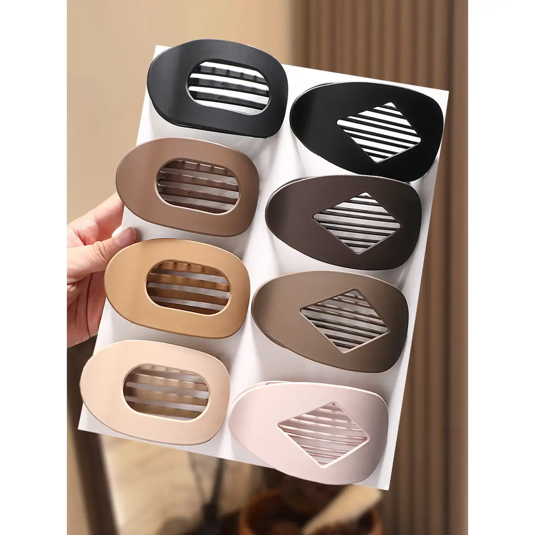 Elegant curved design Flat oval hairpin, stylish shark clip Fit hairstyle, teeth bend comfortable curved design Hairpin fashion Personality Simple High-end ladies' head Daily brown hairdressing