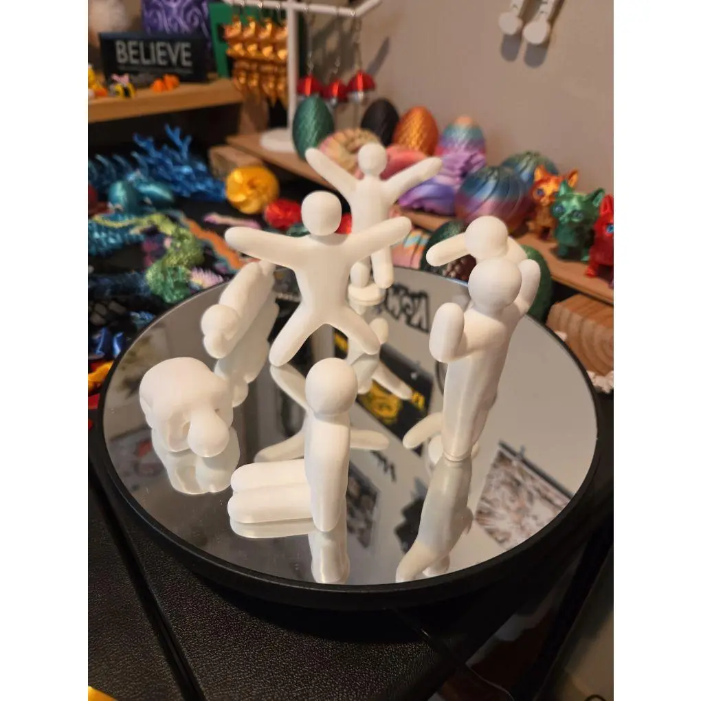 Mecca Cameleon Game Set - Complete Set of 8 White Figures for Interactive Play