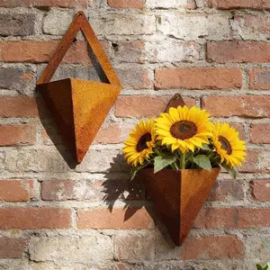Rustic Wall-Mounted Metal Planter, Garden Decor Craft, Iron Home Wall Decoration, Gardening Ornament, Rust Color