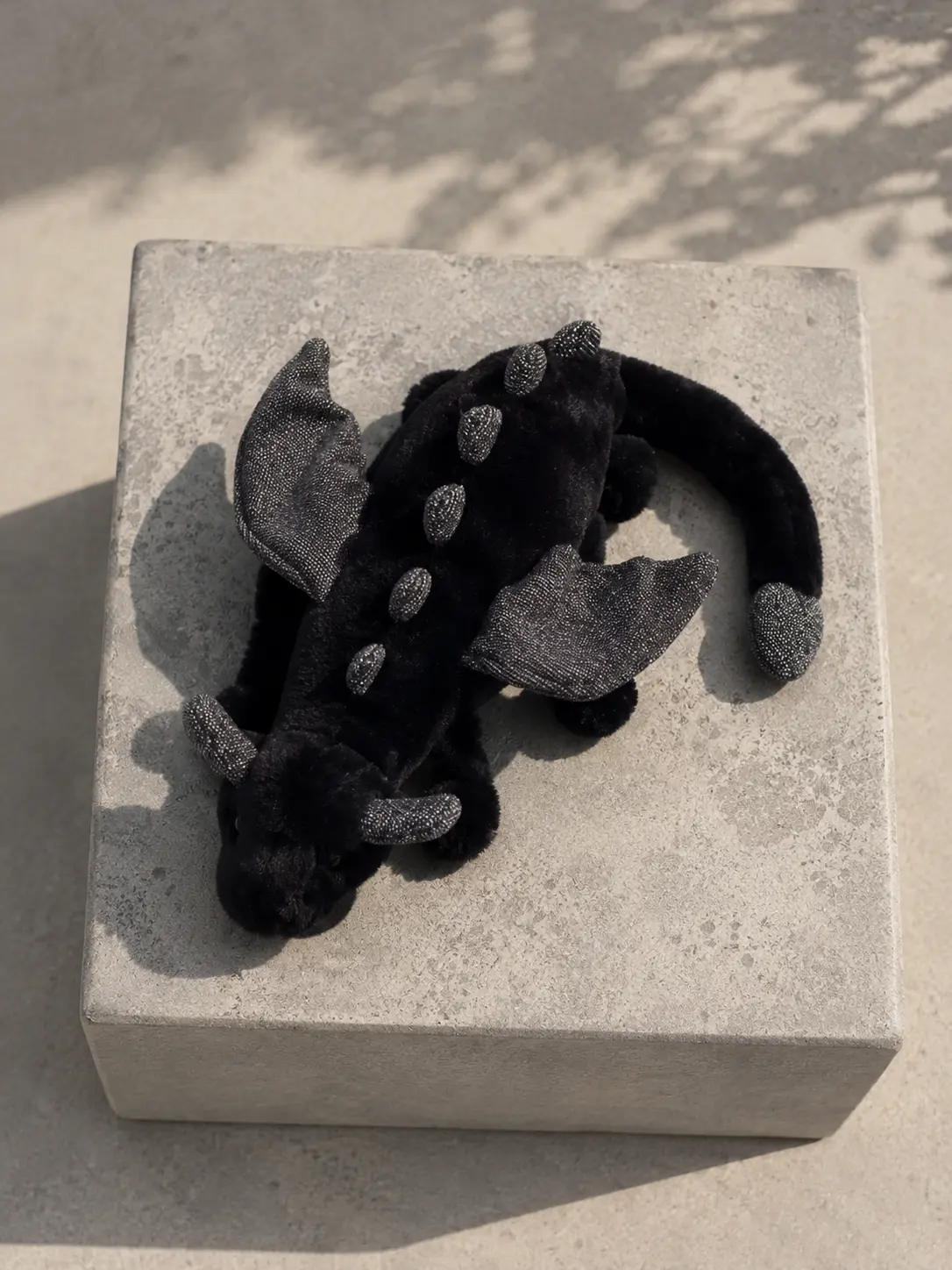 Jellycat Black Dragon Plush Toy, 50 cm long – A soft, magical plush toy with shimmering wings. A great collectible or gift item.