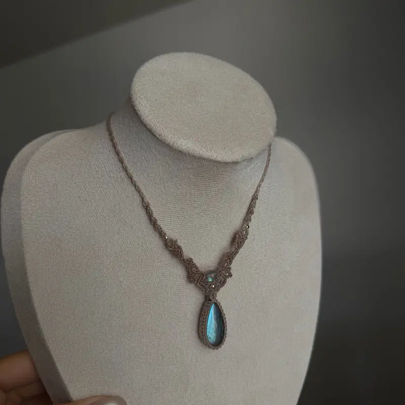 Handmade macramé  necklace with labradorite & moonstone