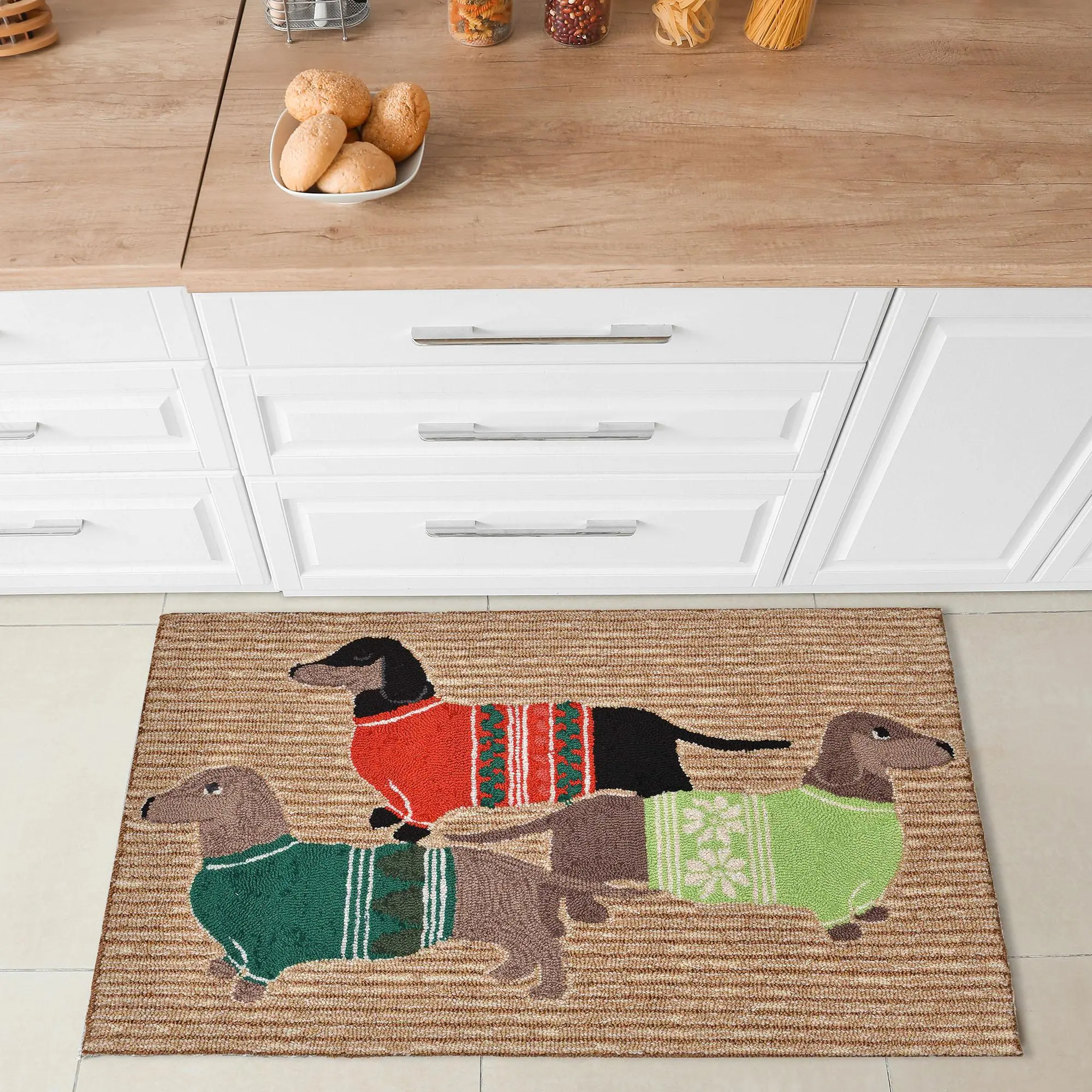 Lush Decor Holiday Hounds Hand Tufted Area Rug - Durable, Fade Resistant, Transitional, Animal Style, Polyester-Acrylic Synthetic Blend, 0.375" Pile Height, Indoor-Outdoor FrontPorch/Kitchen Rug with Christmas Sweater Vibes, Animal Style Kitchen Rugs