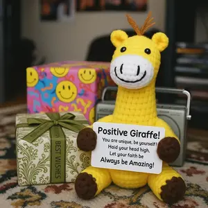 Handmade knitted giraffe gift box set, suitable for desktop decoration, school bag charm, and as a gift for elderly people, friends, and classmates on holidays/birthdays/Valentine's Day