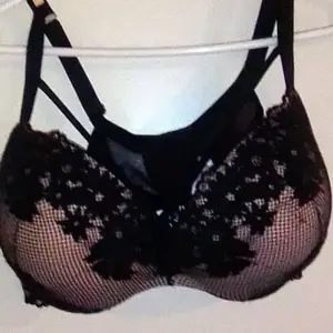 Cacique Sweetheart Blk Lace Fl. 42DD Pad Bra W/Adj. Straps & Xtra Strap Accents