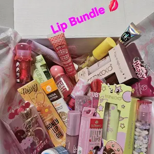 The Lip Bundle Box - Includes 20 Multiple Lip Products - Gloss & Lipgloss - Ships from Texas